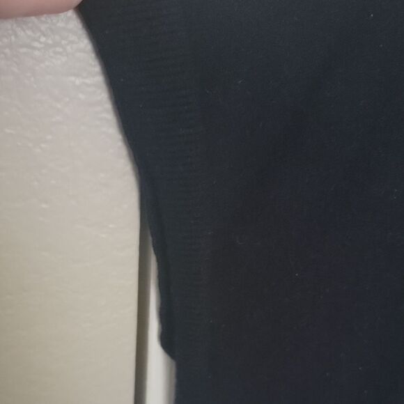 Alya Sweater Poncho W/ Front Pockets - Picture 4 of 4